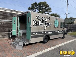 1997 P30 Mobile Boutique Virginia Gas Engine for Sale