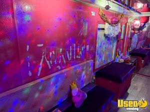 1997 P30 Mobile Hair & Nail Salon Truck Generator Texas Gas Engine for Sale