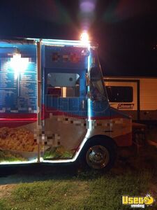 1997 P30 Step Van Food Truck All-purpose Food Truck Exterior Customer Counter Florida Diesel Engine for Sale