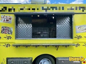 1997 P30 Step Van Kitchen Food Truck All-purpose Food Truck Cabinets Massachusetts Diesel Engine for Sale