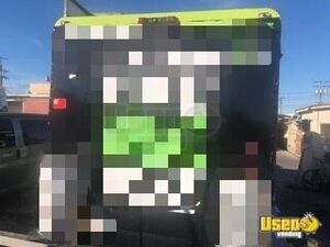 1997 P30 Step Van Kitchen Food Truck All-purpose Food Truck Diamond Plated Aluminum Flooring North Carolina Diesel Engine for Sale