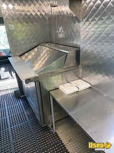 1997 P30 Step Van Kitchen Food Truck All-purpose Food Truck Exhaust Fan Massachusetts Diesel Engine for Sale