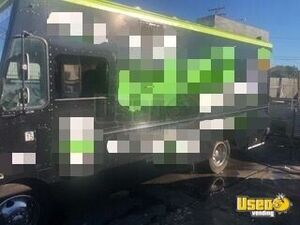 1997 P30 Step Van Kitchen Food Truck All-purpose Food Truck Insulated Walls California Diesel Engine for Sale