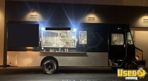 1997 P30 Step Van Kitchen Food Truck All-purpose Food Truck Insulated Walls California Gas Engine for Sale