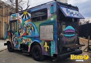 1997 P30 Step Van Kitchen Food Truck All-purpose Food Truck Insulated Walls Louisiana Diesel Engine for Sale