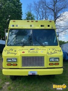 1997 P30 Step Van Kitchen Food Truck All-purpose Food Truck Insulated Walls Massachusetts Diesel Engine for Sale
