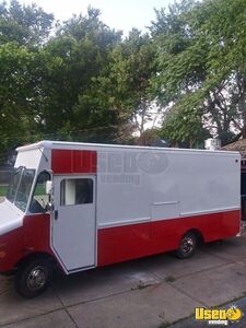 1997 P30 Step Van Kitchen Food Truck All-purpose Food Truck Michigan Gas Engine for Sale