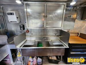 1997 P30 Step Van Kitchen Food Truck All-purpose Food Truck Tv Colorado Diesel Engine for Sale