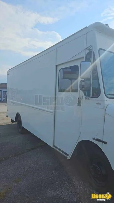 1997 P30 Stepvan Michigan Gas Engine for Sale