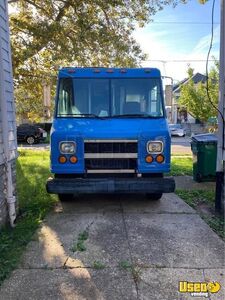 1997 P35 Kitchen Food Truck All-purpose Food Truck New York Diesel Engine for Sale