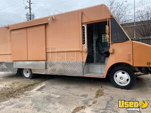 1997 Utilimaster Step Van Kitchen Food Truck All-purpose Food Truck Texas Diesel Engine for Sale