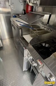 1997 Utilimaster Stepvan Food Truck All-purpose Food Truck Exhaust Hood Connecticut Diesel Engine for Sale