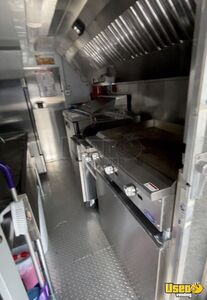 1997 Utilimaster Stepvan Food Truck All-purpose Food Truck Flatgrill Connecticut Diesel Engine for Sale