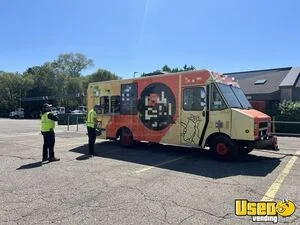 1997 Van All-purpose Food Truck Refrigerator Michigan Diesel Engine for Sale
