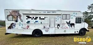 Used - International 1000 Step Van All-Purpose Food Truck with Bathroom for Sale in Mississippi!