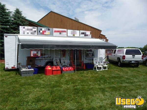 1998 30' Enclosed Trailer / Pop Up Store Mobile Boutique Trailer New York for Sale