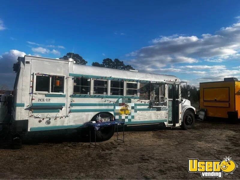 1998 3800 T444e All-purpose Food Truck North Carolina Diesel Engine for Sale