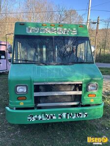 1998 Chassis M Line Walk- All-purpose Food Truck Diamond Plated Aluminum Flooring Indiana Diesel Engine for Sale