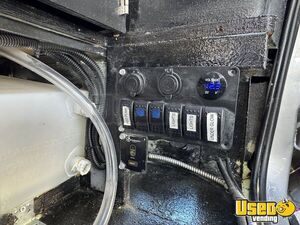 1998 Deville Coffee & Beverage Truck 27 Nevada Gas Engine for Sale