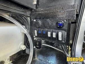 1998 Deville Coffee & Beverage Truck 27 Nevada Gas Engine for Sale