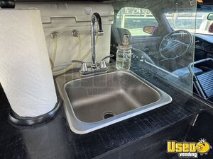 1998 Deville Coffee & Beverage Truck 28 Nevada Gas Engine for Sale