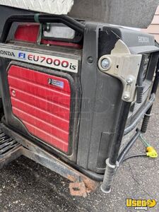 1998 Food Truck All-purpose Food Truck Deep Freezer British Columbia Gas Engine for Sale