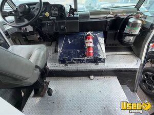 1998 Food Truck All-purpose Food Truck Diamond Plated Aluminum Flooring Colorado Diesel Engine for Sale