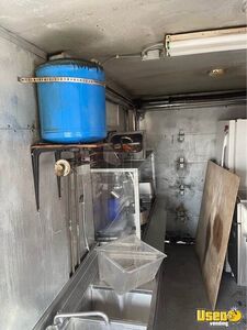 1998 Food Truck All-purpose Food Truck Diamond Plated Aluminum Flooring Massachusetts Diesel Engine for Sale