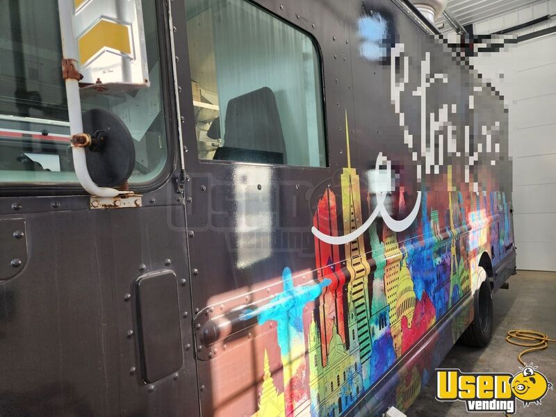 1998 Grumman Olsen All-purpose Food Truck Wisconsin Gas Engine for Sale