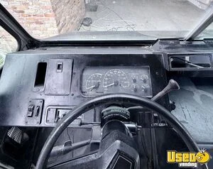 1998 P30 All-purpose Food Truck Breaker Panel Louisiana Gas Engine for Sale