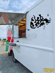 1998 P30 All-purpose Food Truck Concession Window British Columbia Gas Engine for Sale