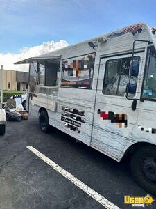 1998 P30 All-purpose Food Truck Concession Window Florida Diesel Engine for Sale
