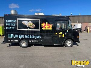 1998 P30 All-purpose Food Truck Exterior Customer Counter Michigan Gas Engine for Sale