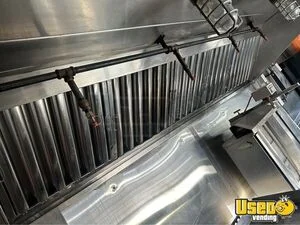 1998 P30 All-purpose Food Truck Reach-in Upright Cooler Ontario Gas Engine for Sale