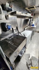 1998 P30 All-purpose Food Truck Stainless Steel Wall Covers New York Gas Engine for Sale