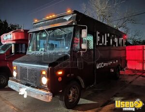 1998 P30 All-purpose Food Truck Stainless Steel Wall Covers Texas Gas Engine for Sale