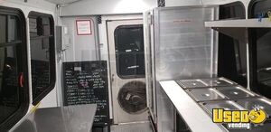 1998 P30 Catering Food Bus All-purpose Food Truck Reach-in Upright Cooler Colorado Gas Engine for Sale