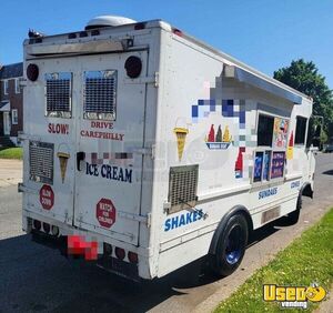 1998 P30 Ice Cream Truck Ice Cream Truck Soft Serve Machine Pennsylvania Gas Engine for Sale