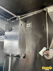 1998 P30 Kitchen Food Truck All-purpose Food Truck 38 Florida Diesel Engine for Sale
