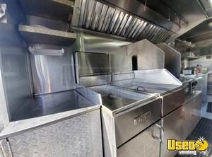 1998 P30 Kitchen Food Truck All-purpose Food Truck Exterior Customer Counter Florida Diesel Engine for Sale