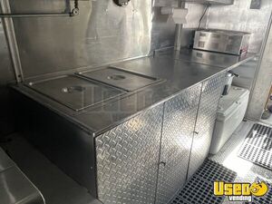 1998 P30 Kitchen Food Truck All-purpose Food Truck Hot Water Heater Florida Diesel Engine for Sale