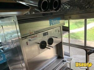 1998 P30 Step Van Ice Cream Truck Ice Cream Truck Cabinets California Diesel Engine for Sale