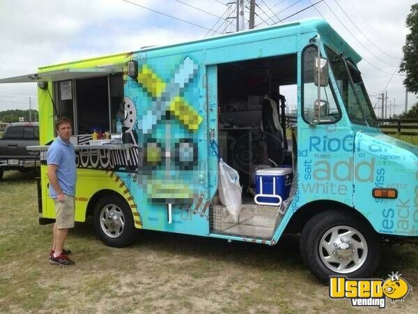 1998 P30 Step Van Kitchen Food Truck All-purpose Food Truck Concession Window Colorado Gas Engine for Sale