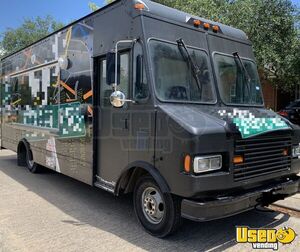 1998 P30 Step Van Kitchen Food Truck All-purpose Food Truck Concession Window Texas Diesel Engine for Sale