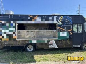 1998 P30 Step Van Kitchen Food Truck All-purpose Food Truck Diamond Plated Aluminum Flooring Texas Diesel Engine for Sale