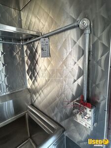 1998 P30 Step Van Kitchen Food Truck All-purpose Food Truck Hand-washing Sink Texas Diesel Engine for Sale