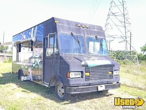 1998 P30 Step Van Kitchen Food Truck All-purpose Food Truck Insulated Walls Texas Diesel Engine for Sale