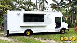 1998 P30 Step Van Kitchen Food Truck All-purpose Food Truck Shore Power Cord Florida Gas Engine for Sale