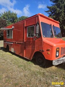 1998 P30 Step Van Kitchen Food Truck All-purpose Food Truck Stainless Steel Wall Covers Washington Gas Engine for Sale