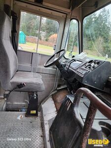 1998 P30 Step Van Kitchen Food Truck All-purpose Food Truck Work Table Washington Gas Engine for Sale